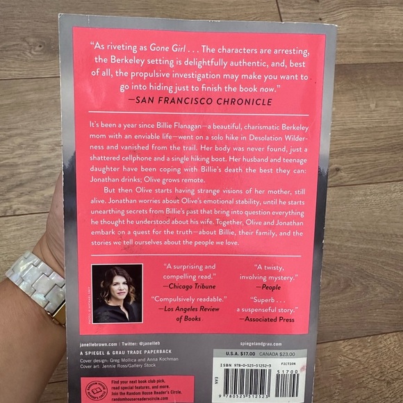 Watch Me Disappear by Janelle Brown - Picture 3 of 7